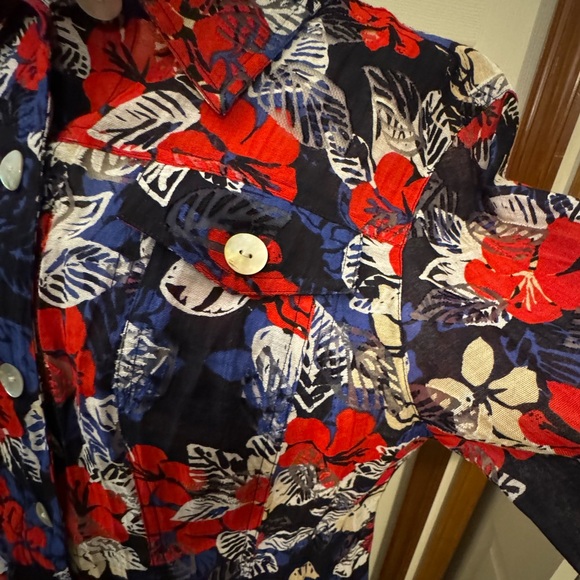Vintage Red White Blue floral button down blouse - Picture 8 of 10